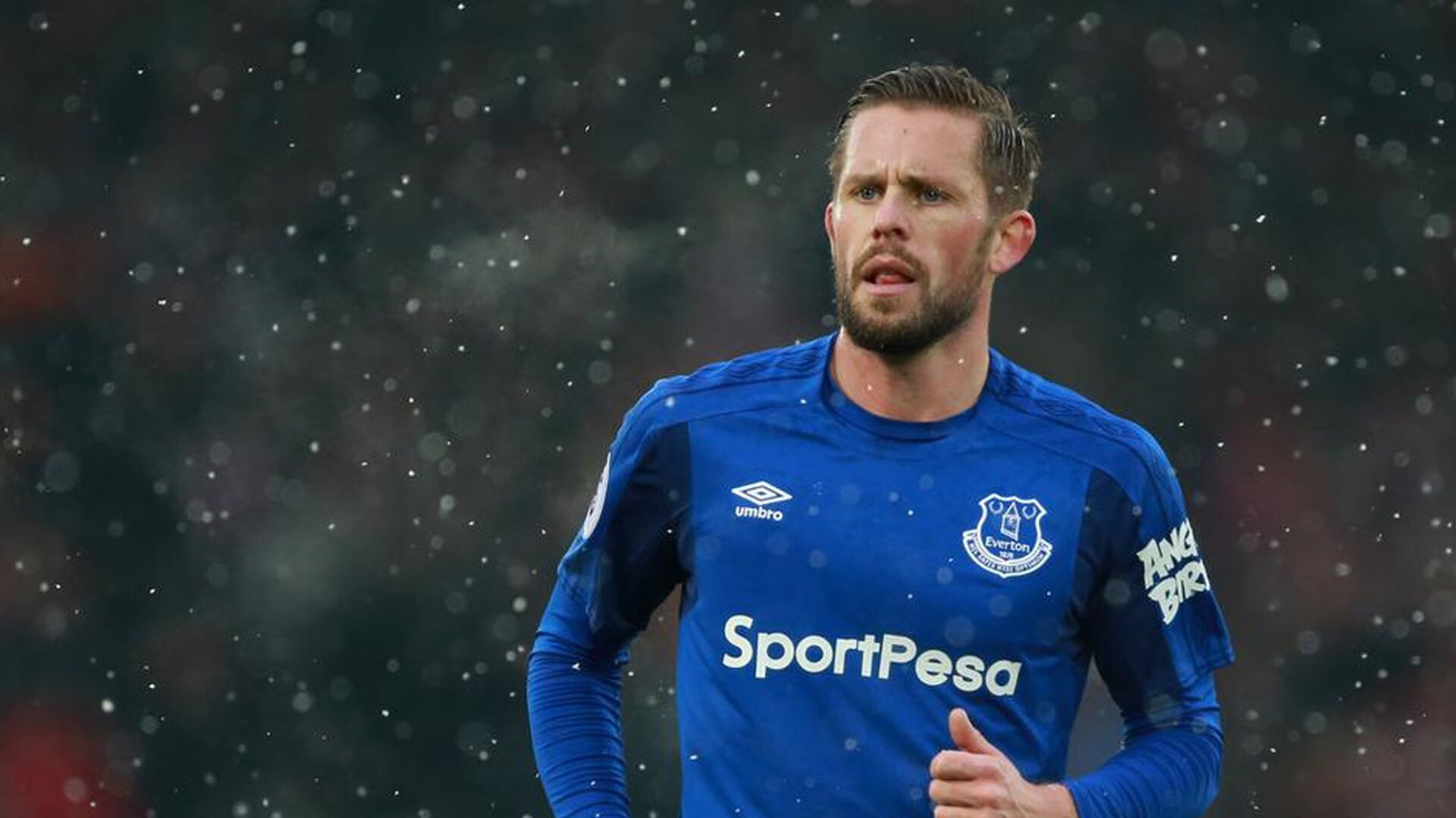 羽翼与孤星，当英格兰的翻盘遇上马龙的火焰—一次关于团队与极致的双重启示